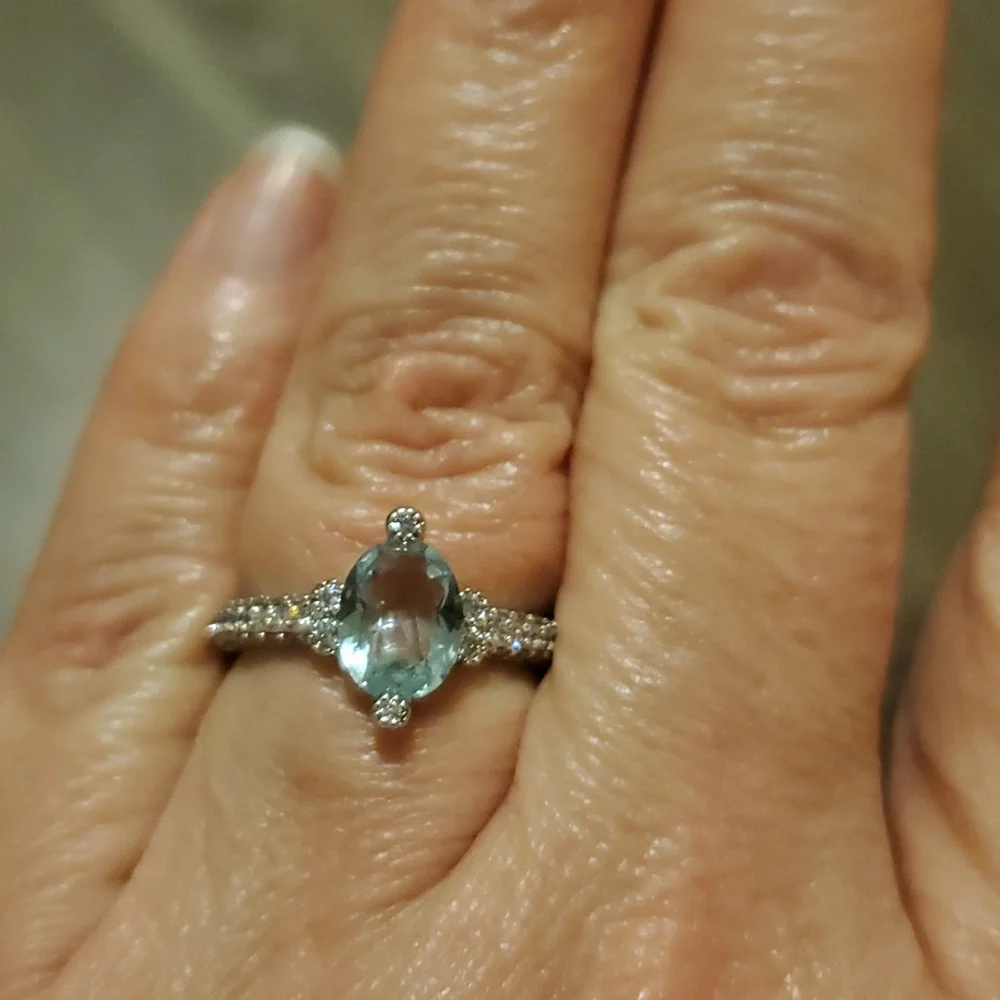 Ladies ring size 8 - Picture 7 of 7